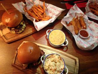 15267799_10155699176578975_6742634723470404145_n